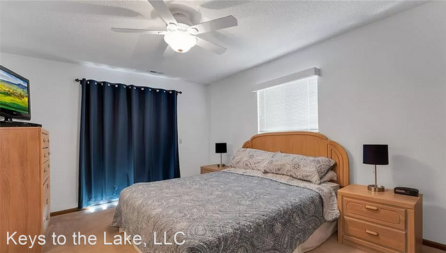 Building Photo - 3 br, 2 bath House - 821 Winn Rd #10L