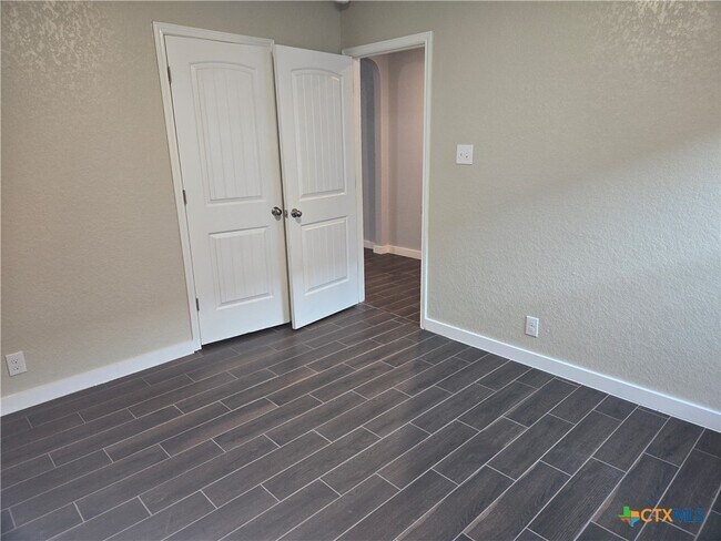 Building Photo - 9658 Holly Patch