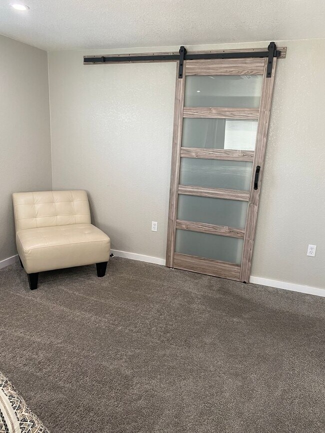 Building Photo - Spacious Ranch in Top School District – Mo...