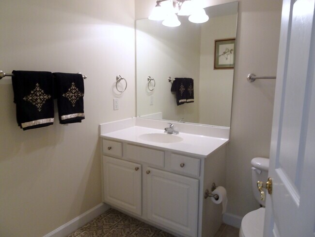 Building Photo - DOWNTOWN SARASOTA ANNUAL TURNKEY FURNISHED...