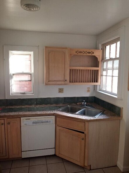 Italian clay tile Huge double sink - 3520 Ingleside Rd