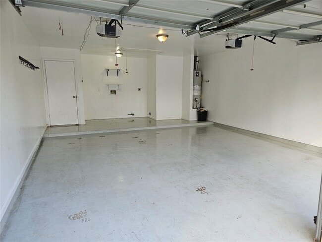 Building Photo - 2704 Orion Dr