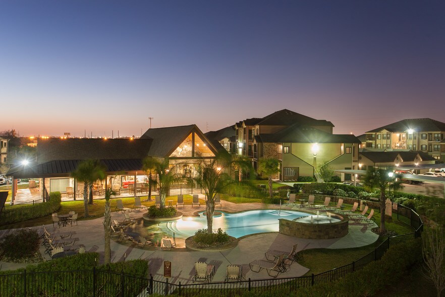 Encore Crossings Apartments 2133 Nodding Corpus Christi TX 78414