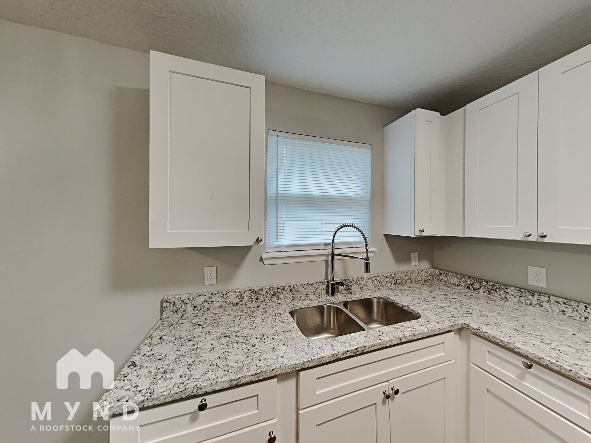 Building Photo - 3055 Dignan St