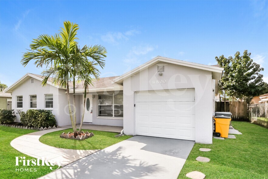 Building Photo - 8800 SW 10th St