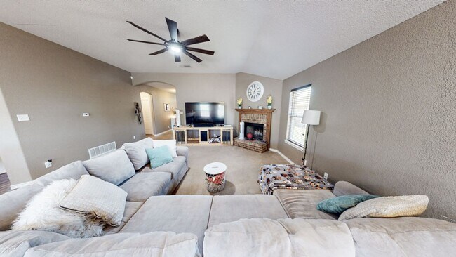 Building Photo - LIMITED-TIME MOVE-IN SPECIAL: Two Weeks Free Rent! Spacious 3 Bedroom, 2 Full Bath, with Attached...