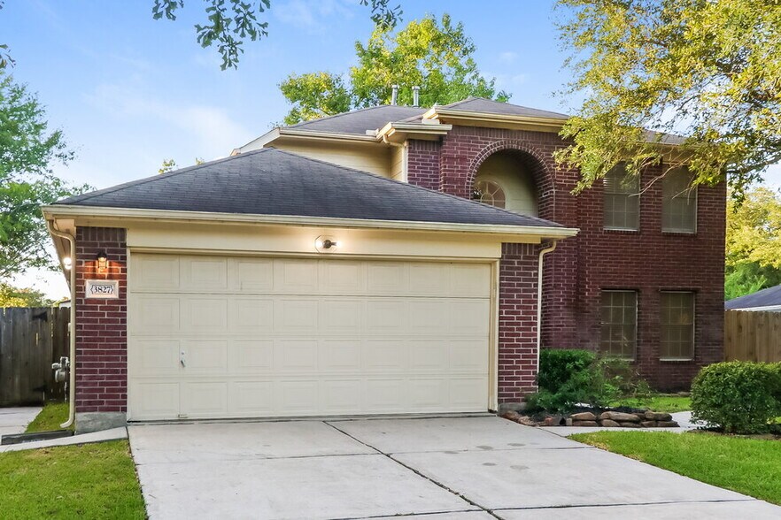 Building Photo - 3827 Cyril Dr