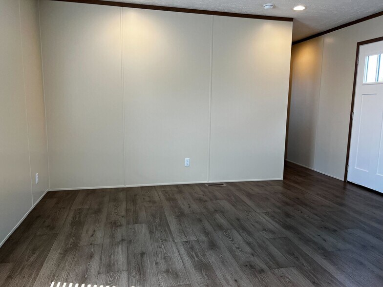 Building Photo - 709 N Collins Fwy