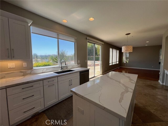 Building Photo - 20 Sunswept Mesa
