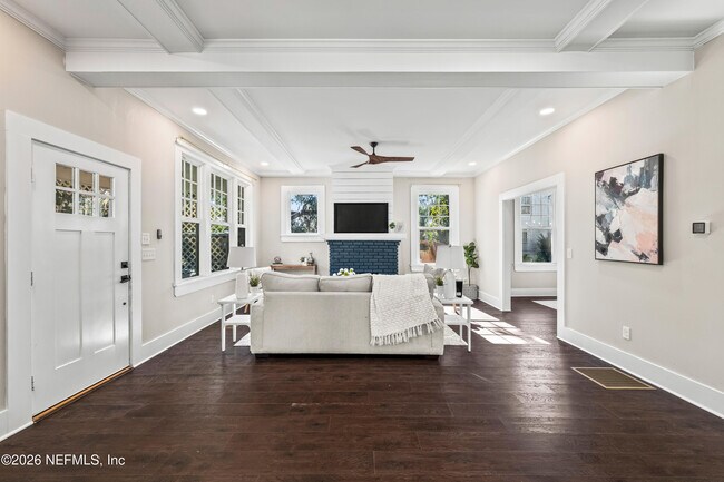 Building Photo - 2843 Oak St