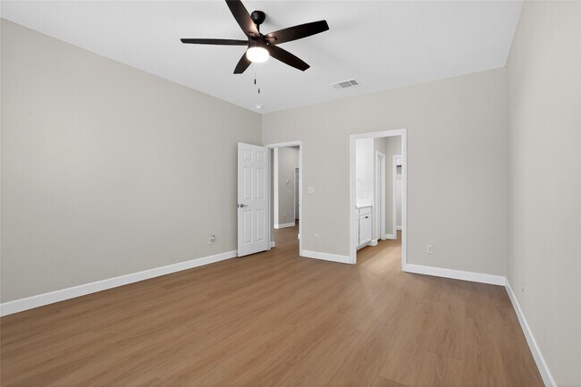 Building Photo - 2080 Lost Timbers Dr