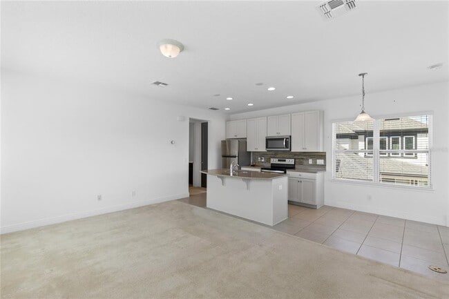 Building Photo - 13153 Lessing Ave