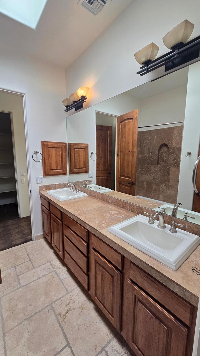 Building Photo - 4485 E Quail Brush Rd