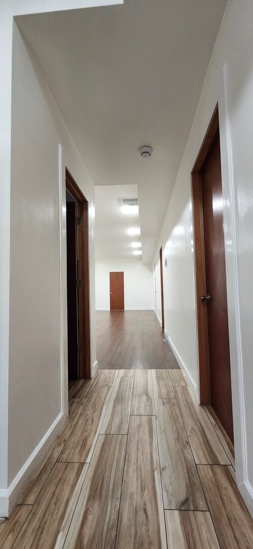 Building Photo - 1453 N Lotus Ave