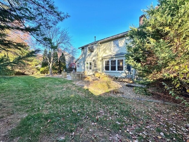 Building Photo - 2747 Sherborn Ln