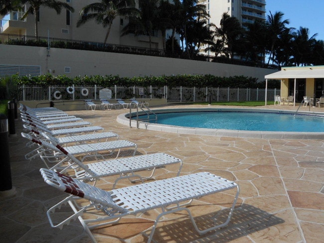Building Photo - 2800 N Ocean Dr