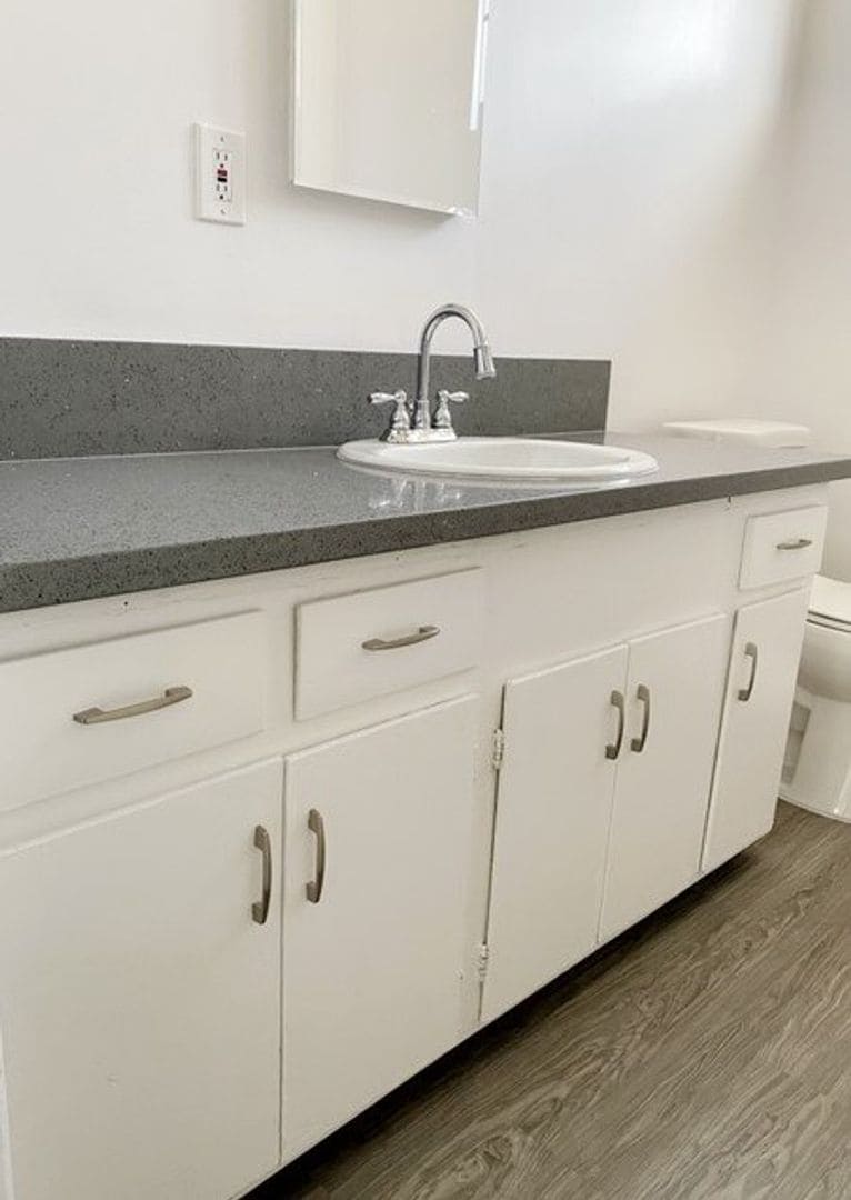 Interior Photo - 2110 W El Segundo Blvd.