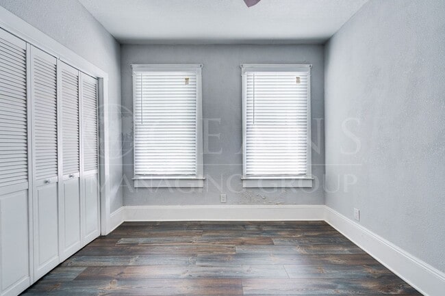 Building Photo - Charming 2 Bed, 2 Bath Home Near the World...