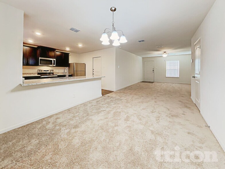 Building Photo - 11031 Chatham Ct