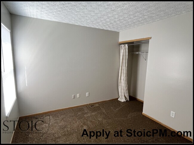 Building Photo - 3903 Claremorris St