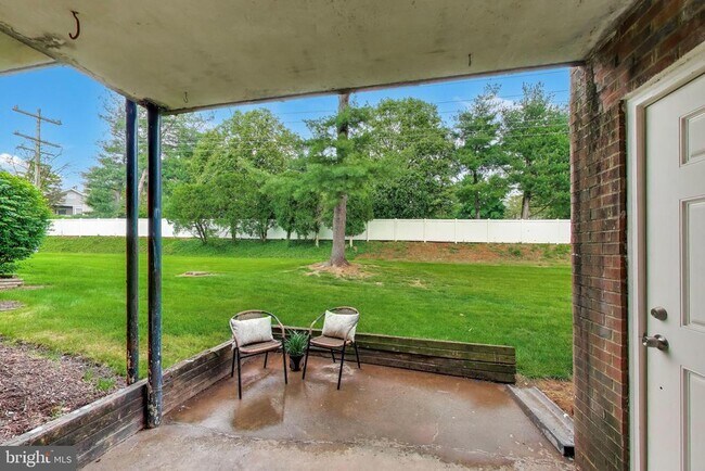 Building Photo - 6153 Strasburg Dr