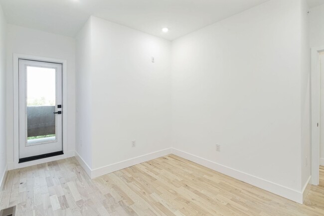 Building Photo - 410-24 N 8th St