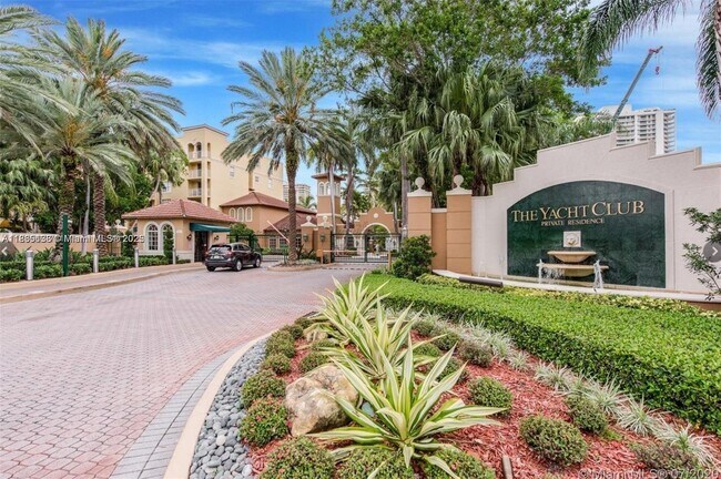 Primary Photo - 19501 E Country Club Dr