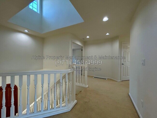 Building Photo - 13390 NW Hogan St