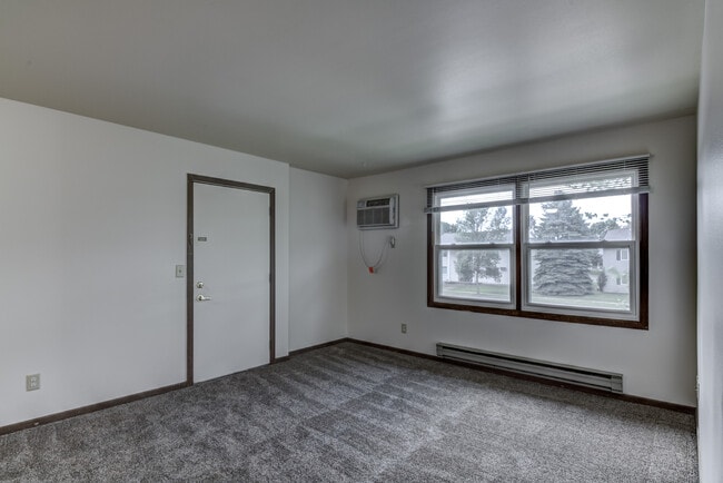 Building Photo - 1032 Imperial Cir