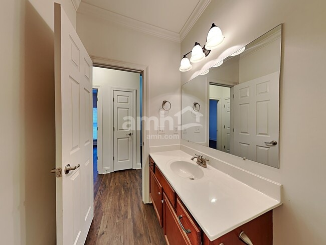 Building Photo - 1514 Dewsbury Dr