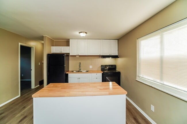 Building Photo - 2722 Key Pl