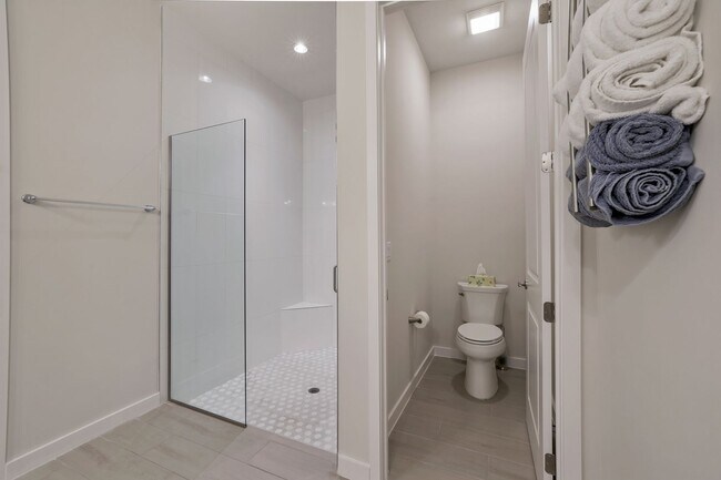 Building Photo - 14716 Kingfisher Lp