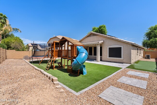 Building Photo - 3373 E Flamingo Ct