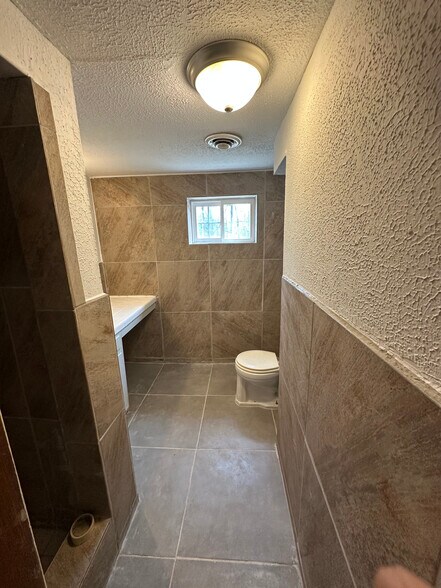 Building Photo - 112 Nor Dan Dr