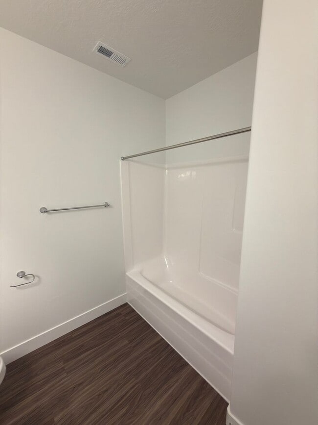 Building Photo - BRAND NEW CONDO