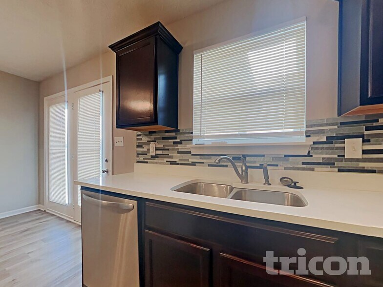 Building Photo - 7952 Apalachee Dr