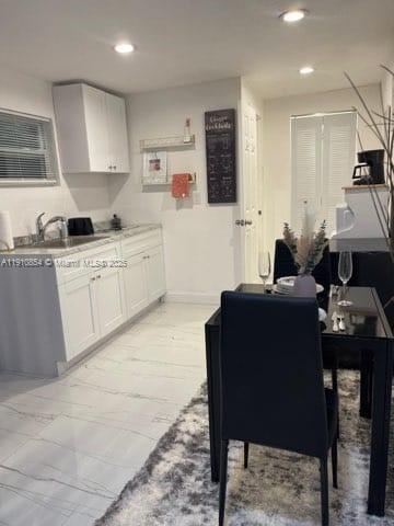 Building Photo - 2215 Mayo St