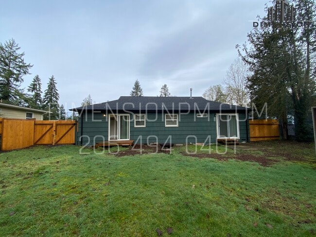 Building Photo - 9012 Highland Ave SW