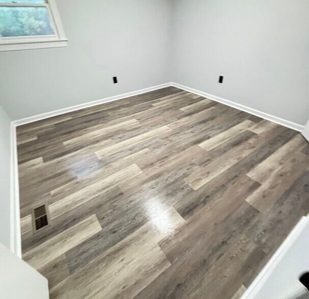 Building Photo - 6381 Elevation Rd