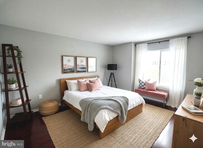 Building Photo - 2111 Wisconsin Ave NW