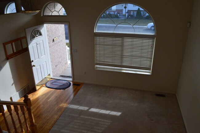 Building Photo - Huge Orem Home in Great Location