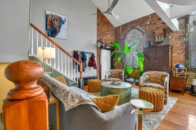 Building Photo - Luxury residence in the heart of Denver’s historic Baker district - 2 bedrooms - 2 Bathrooms - To...