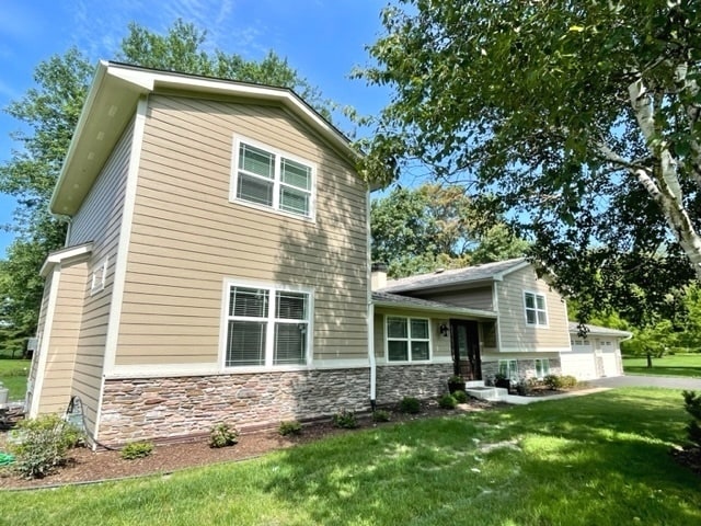 Building Photo - 2S920 Hickory Ln