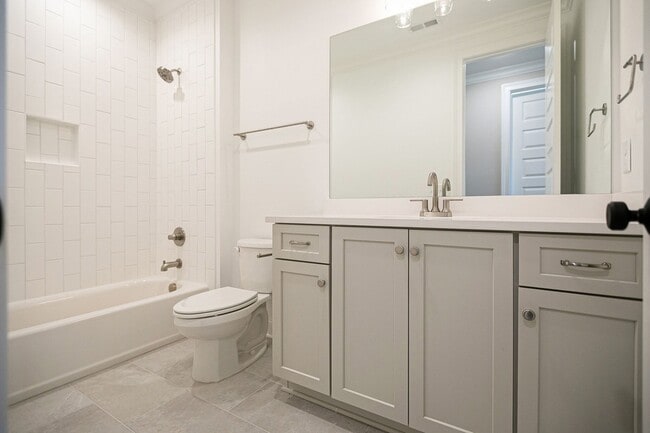 Building Photo - 3025 Long Br Cir