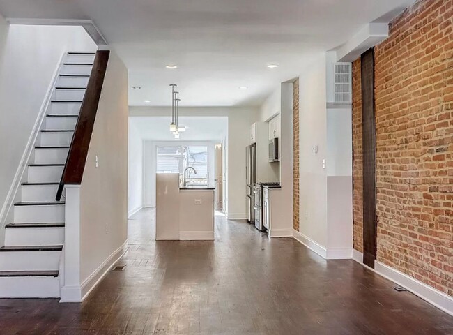 Primary Photo - Bright 3-Bed, 2.5-Bath Gem Next to Patters...