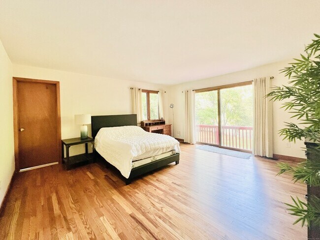 Building Photo - 314 Erskine Rd