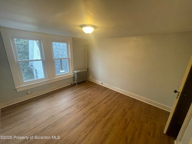 Building Photo - 949 N Irving Ave