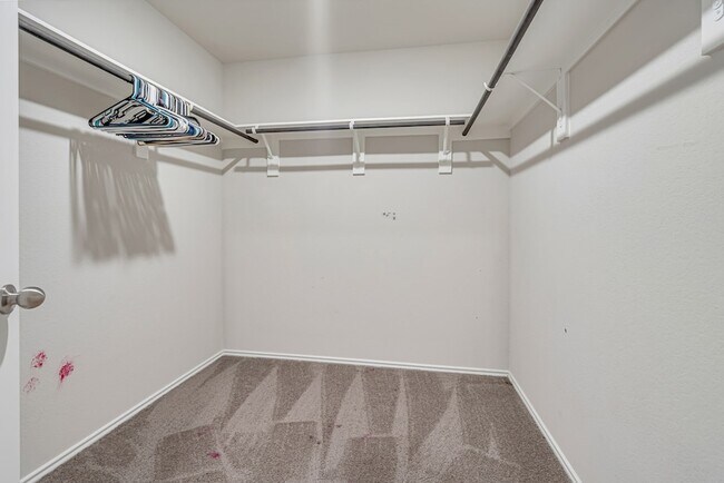 Building Photo - 9921 Spg Crk Rd