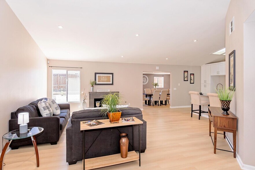 Building Photo - 4034 E Ave R