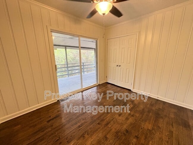 Building Photo - 5802 Catalina Dr